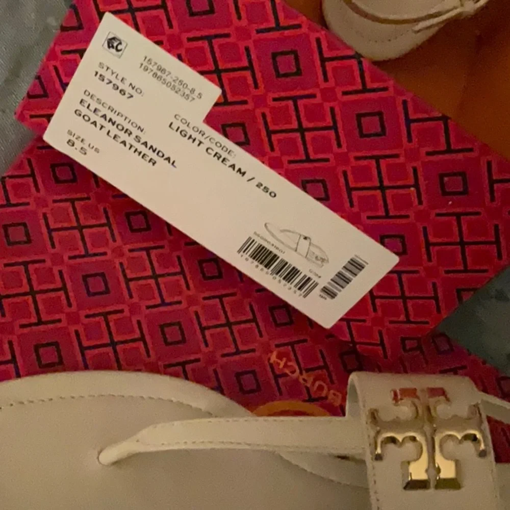 TORY BURCH Eleanor Thong Toe Logo Sandals GOAT LEATHER/Light cream size 8 - Picture 5 of 10